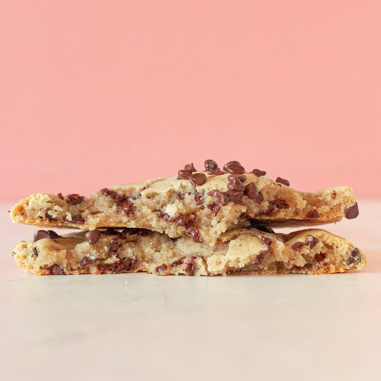 Gluten-Friendly & Vegan-Friendly Chocolate Chip Cookie